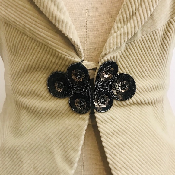 Blazer - Picture 6 of 8